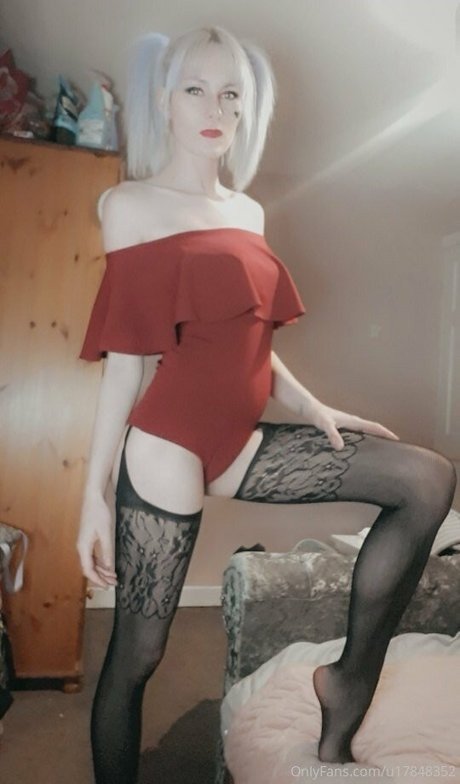 asmr 足 オンリーファンズ えろ 画像