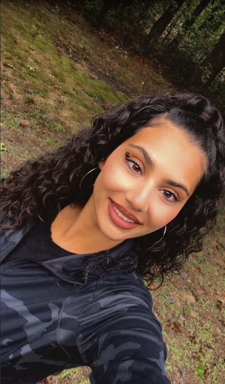 Priya Singh 独占スター 写真