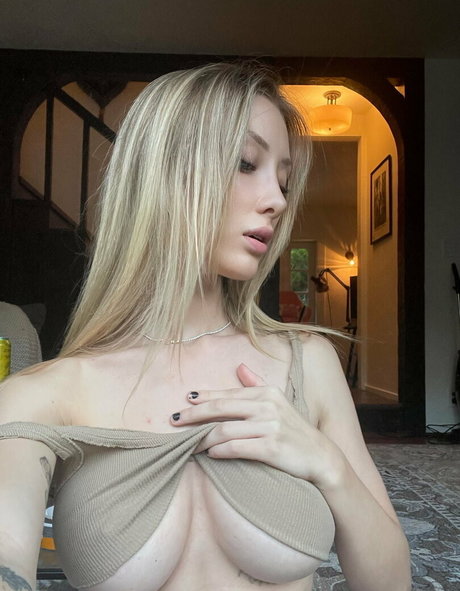 ブロンドのお尻オンリーファンズ ポルノ アーカイブ