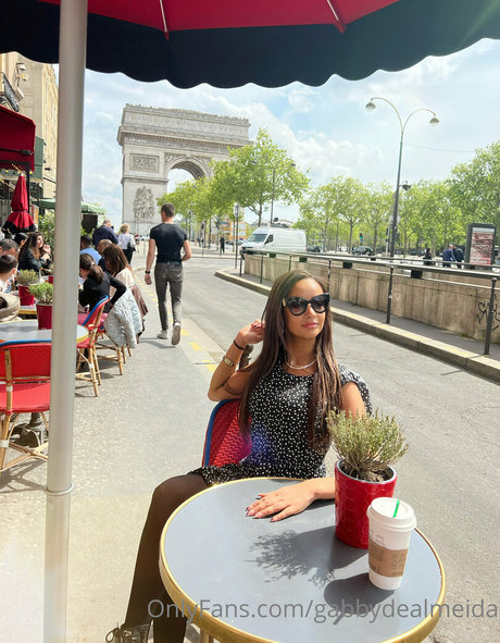 ぽっちゃりティーンオンリーファンズ HD 写真