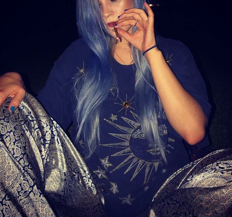 毛深いアジア人オンリーファンズ エロチック 写真