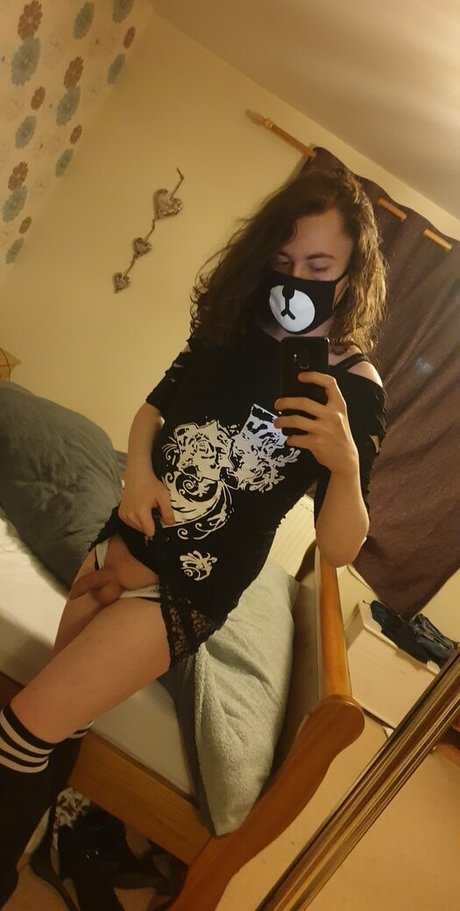 カムフィートオンリーファンズ 無料 写真