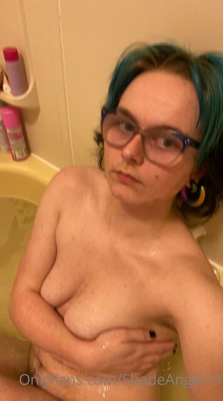 ダウンオンリーファン ホット 写真