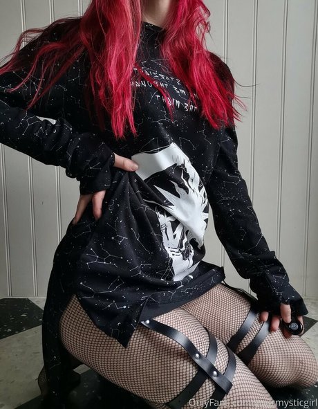 yourmysticgirlfree 素敵なモデル ギャラリー