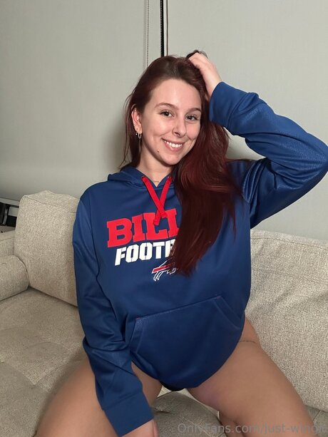 Just Wingit エロティックモデル 写真