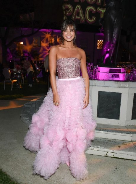 Peyton Elizabeth Lee ヌードモデル 画像