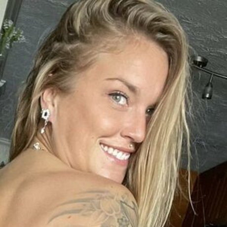 Mollie Rose 完璧な女優 ギャラリー