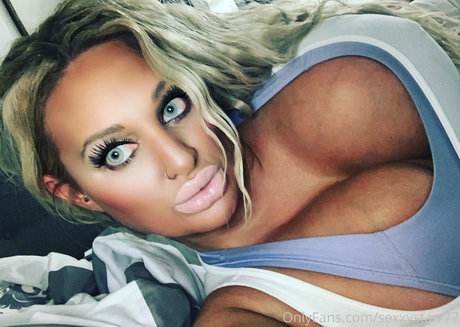 巨大ディルドオンリーファンズ 限定 写真