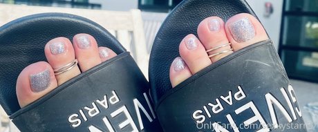 ストリップショー オンリーファンズ アートポルノ ギャラリー