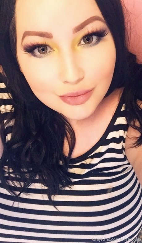 ニューハーフが男とセックスするオンリーファンズ アートポルノ 写真