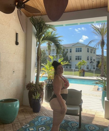 Crystal McBootay かわいいスター 写真