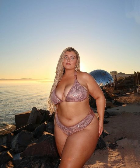 asmr 足 オンリーファンズ セクシー裸 写真