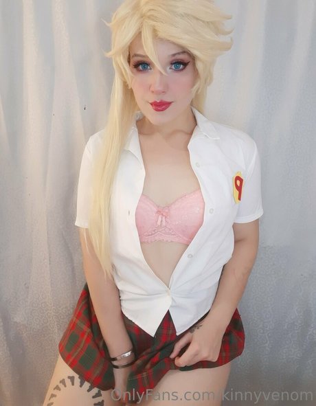 venomousk アート女優 画像