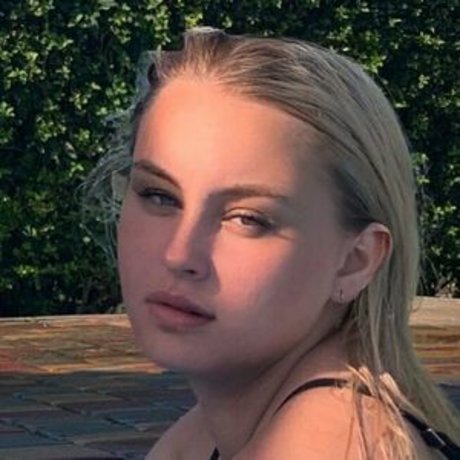 肉厚熟女オンリーファンズ アート裸 写真