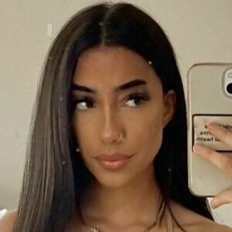 Madelinebelle ホットなモデル 写真