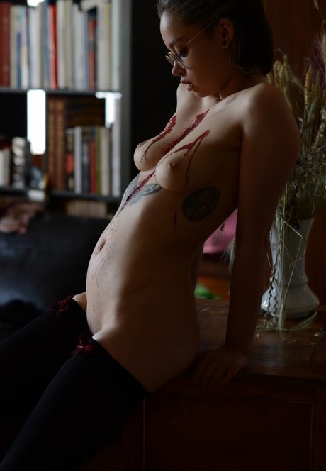 陸軍の熟女オンリーファンズ ポルノ 写真