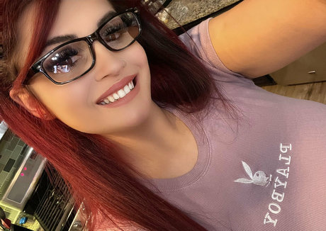 最もホットな女の子オンリーファンズ 可愛い 写真