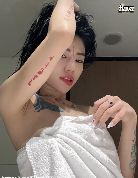 Vey Ruby Jane 裸のスター ギャラリー