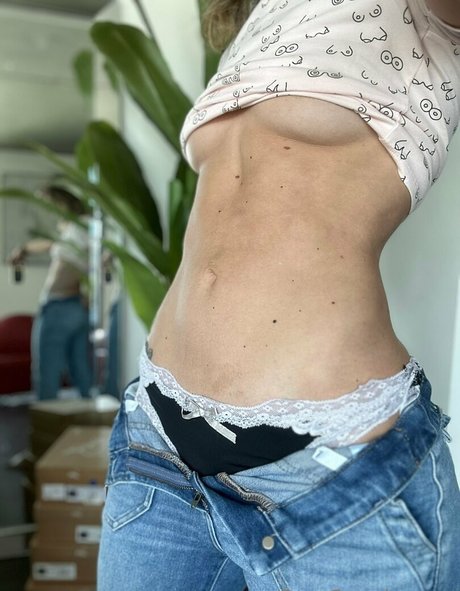 キティ・ウェット・オンリーファンズ えろ ギャラリー