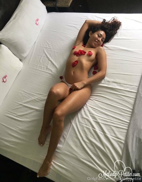 melodypetite 最高のモデル 写真