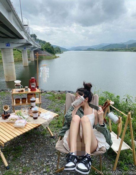 jenasis エロティックなスター 写真