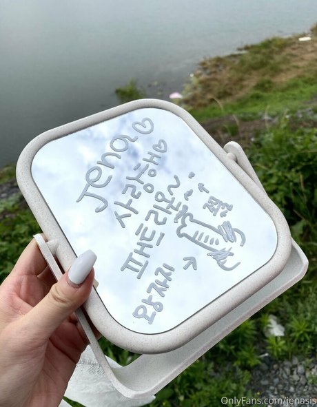 jenasis 美しいモデル 写真