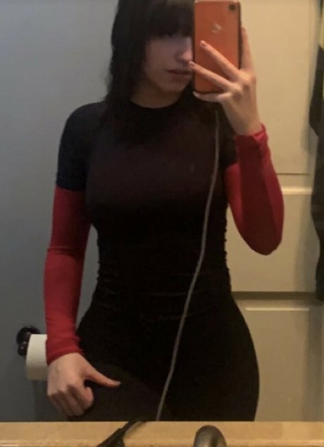 rhiannnonrose セクシーなポルノスター 写真