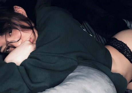 lil zogbabe 女優 写真