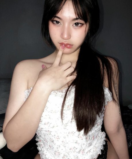 lil zogbabe エロティックモデル 写真