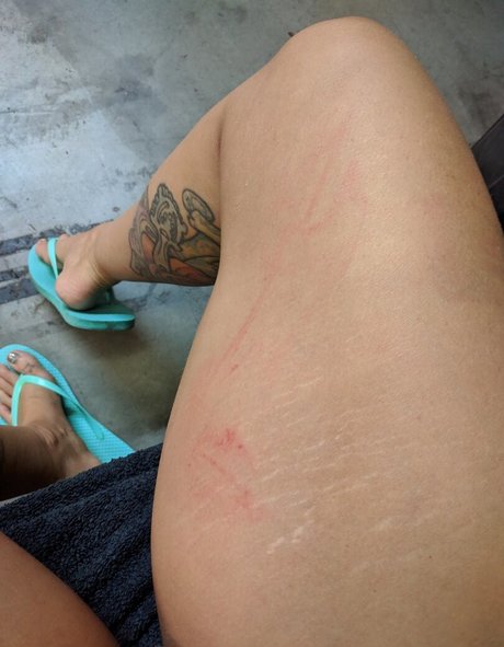 パイズリ オンリーファンズ アート裸 写真