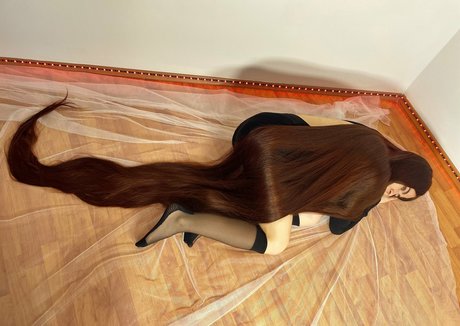 ランジェリーヌードオンリーファンズ ホットセックス 画像