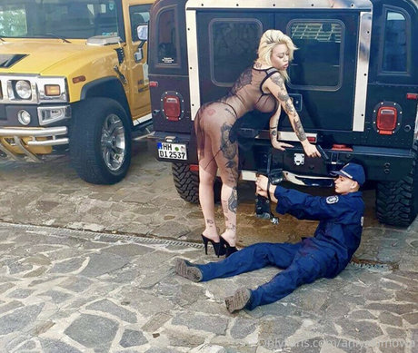 ぽっちゃりブロンドのオンリーファンズ 無料 画像