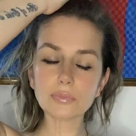 Bad Ery ポルノ女優 画像