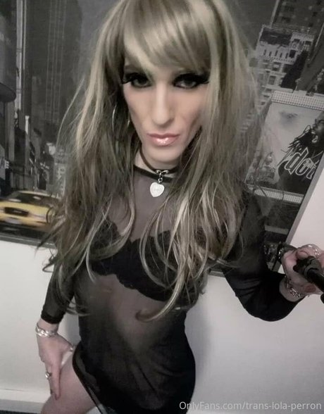 trans lola perron ホットなモデル 写真