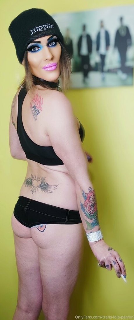 trans lola perron ポルノスター アダルト 写真