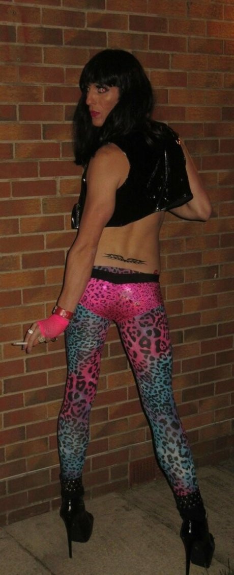 trans lola perron ホットなポルノスター 写真