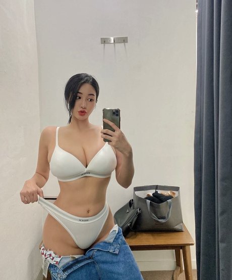 Tasha Y トップモデル 写真