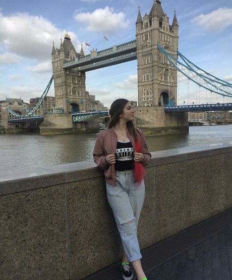 ランジェリーヌードオンリーファンズ えろた 画像