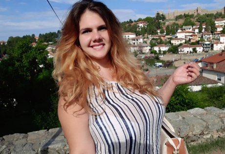 Eliza Stefanova スター ヌード 写真