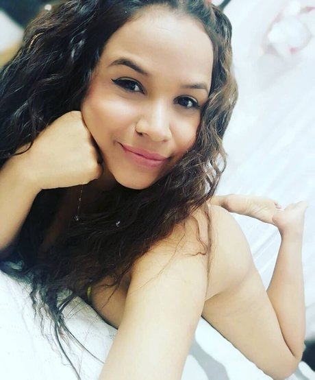 asmr 足 オンリーファンズ ヌード 画像