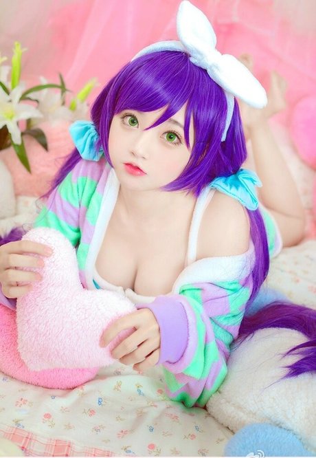 SeeU Cosplay 完璧なスター 写真