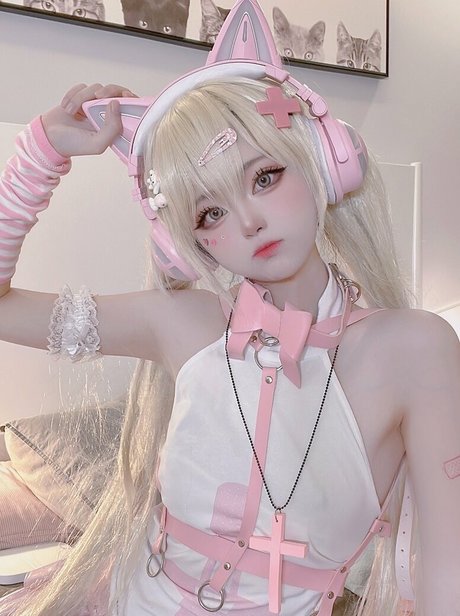 SeeU Cosplay 裸のスター アーカイブ