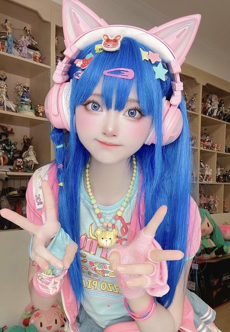 SeeU Cosplay アートモデル 画像