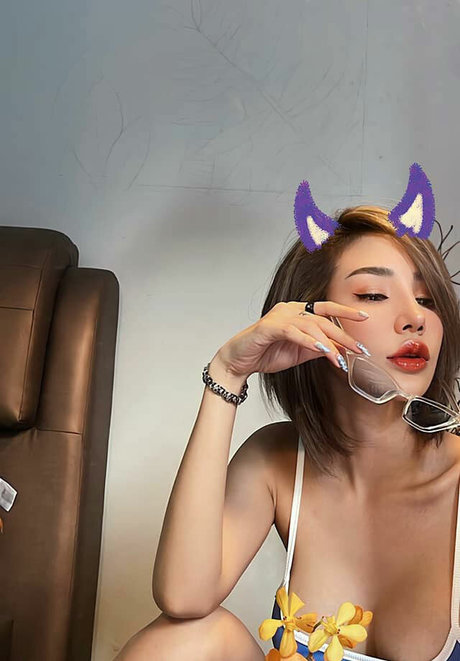 スキニーモデルオンリーファンズ 限定 写真