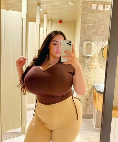 Pettiana Cypriotmami 無料女優 写真