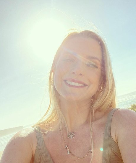 Jeanette Biedermann ポルノモデル 写真