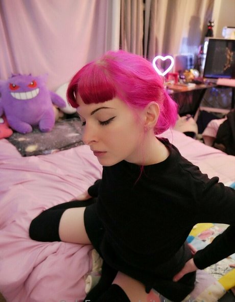 witchandfamous ポルノモデル アーカイブ