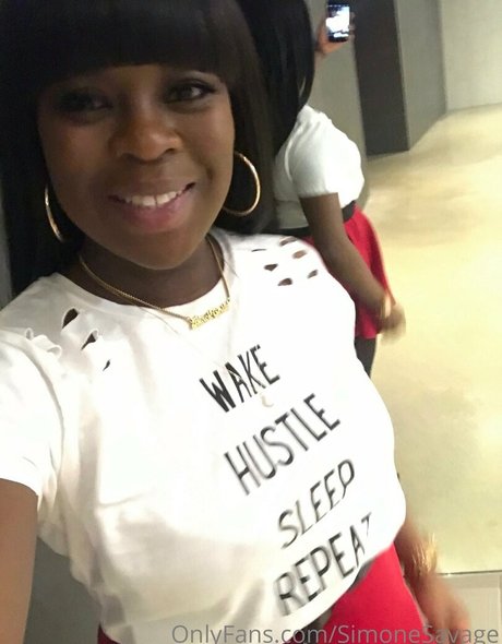 simonesavage セクシー女優 画像