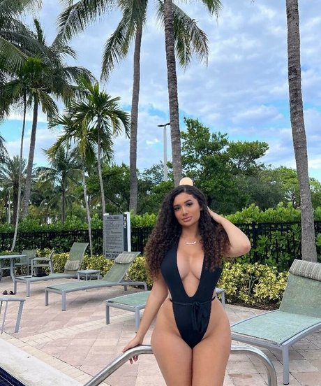 Christina April Amaral 裸のポルノスター 画像