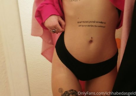 小さいチンポのシーメールオンリーファンズ アートxxx 写真